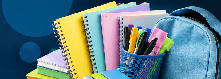 Cuadernos, lapiceras y mochila